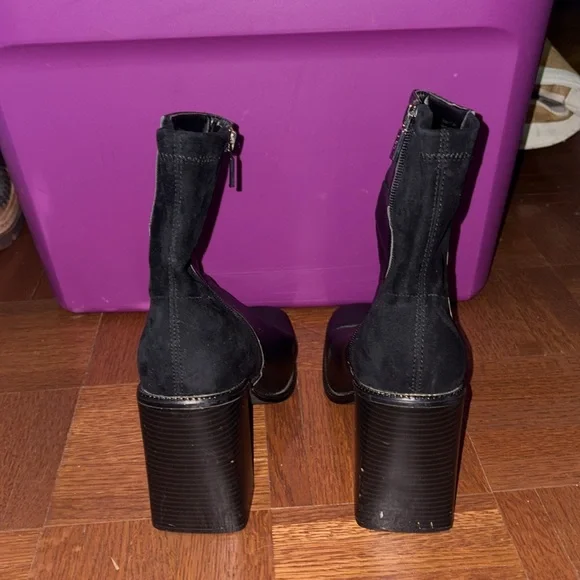 Aldo black patent Leather and Suede Boots size 9 - Picture 2 of 8